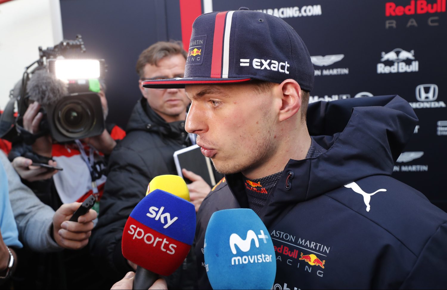 Jos Verstappen: ‘Niet bewezen dat Ferrari vals speelde, maar snap uitspraken Max wel’