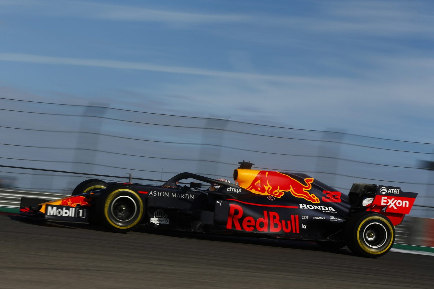 VT3: Verstappen snelste, Norris derde en motorproblemen voor Leclerc