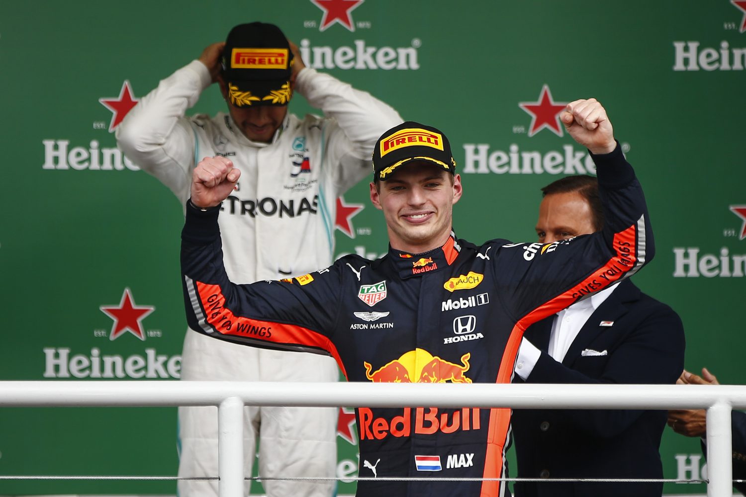 Verstappen puur op vermogen langs Hamilton: ‘Dat was echt een supermooie actie’