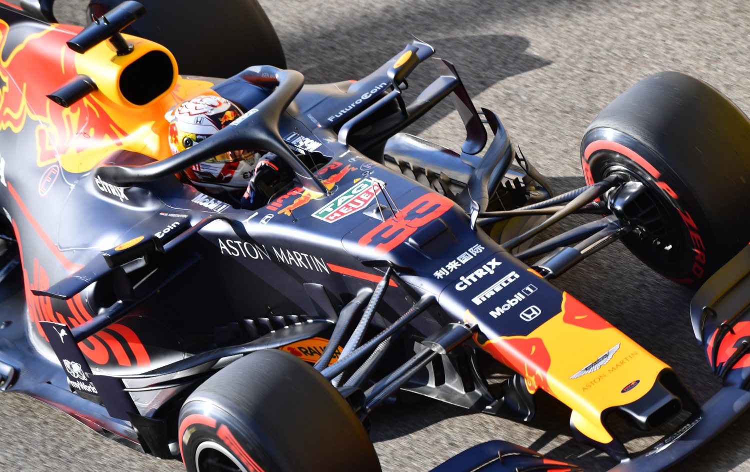 VT3: Verstappen vliegt naar de snelste tijd in Abu Dhabi