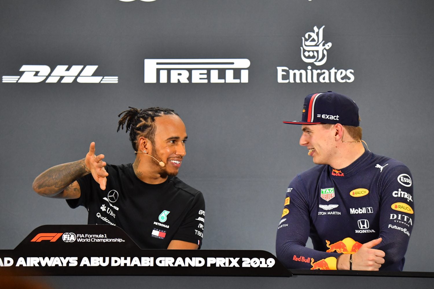 Verstappen derde in WK: ‘Was nog mooie, spannende actie met Leclerc’