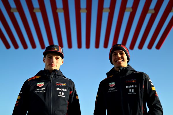 Albon gat Verstappen dichten