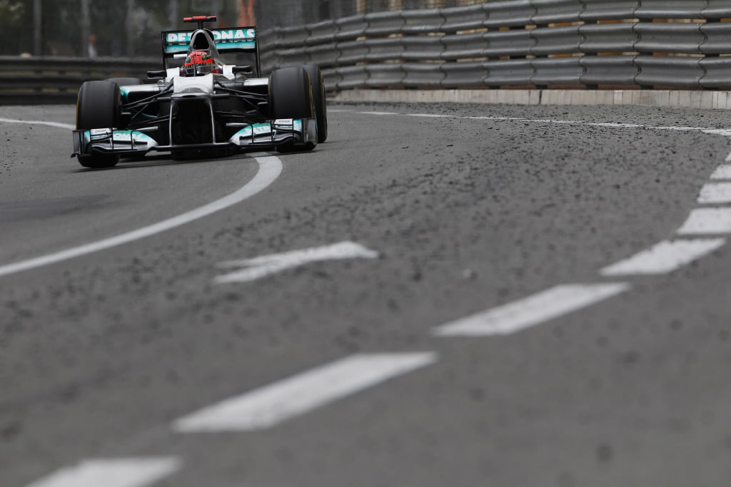 Schumacher op weg naar de snelste tijd in Monaco. Polepositie leverde het niet op.