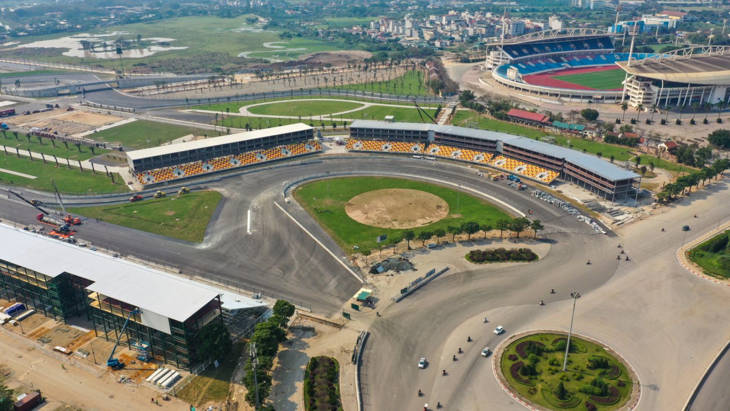 Dronebeelden stratencircuit Hanoi Vietnam