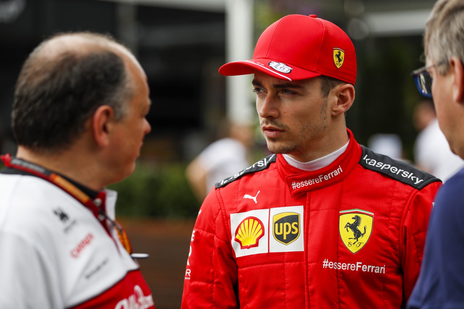 Leclerc over geheime schikking Ferrari: ‘Rivalen moeten FIA vertrouwen’