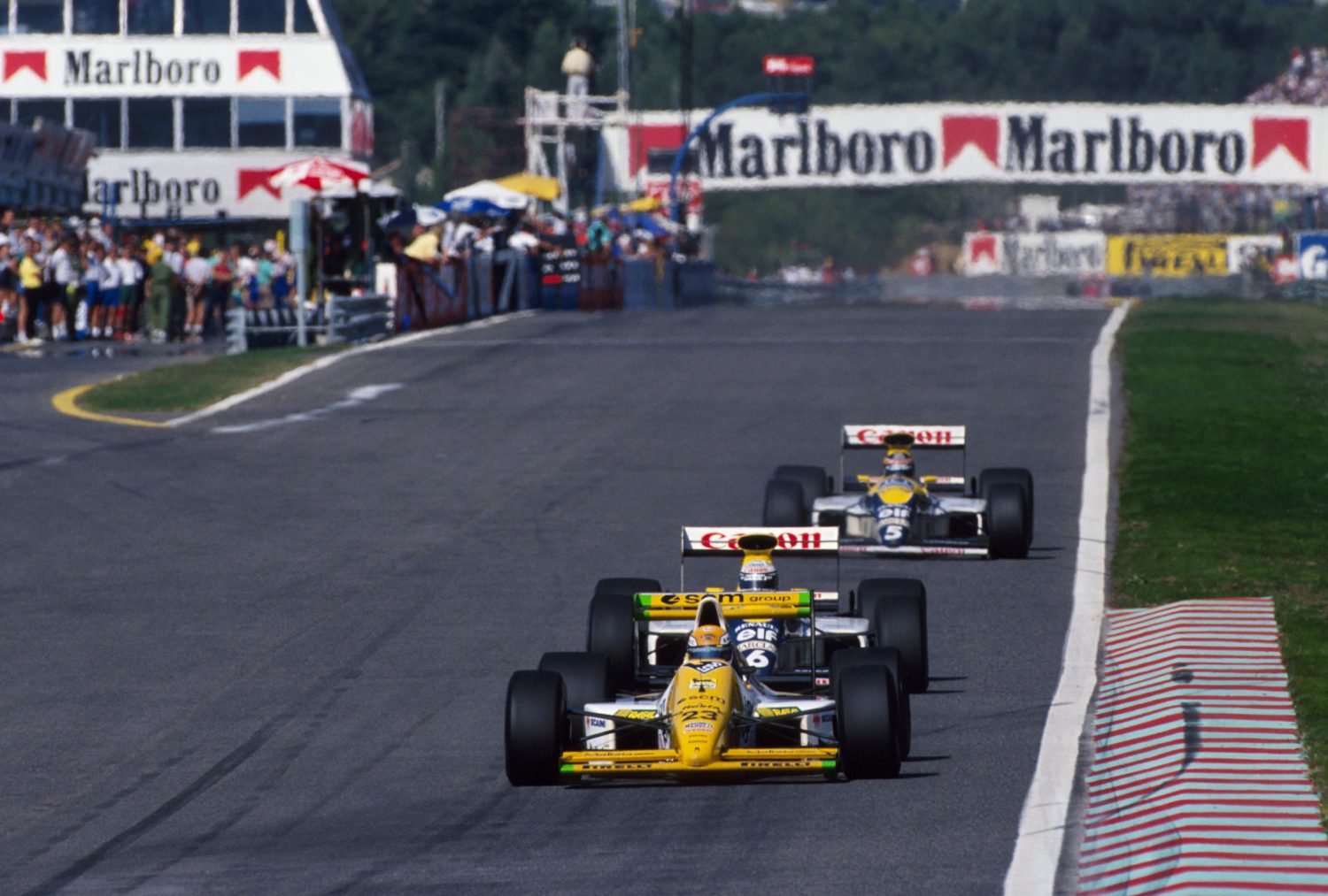 Startnummer 23: Pierluigi Martini, als enige Minardi-coureur een rondje koploper