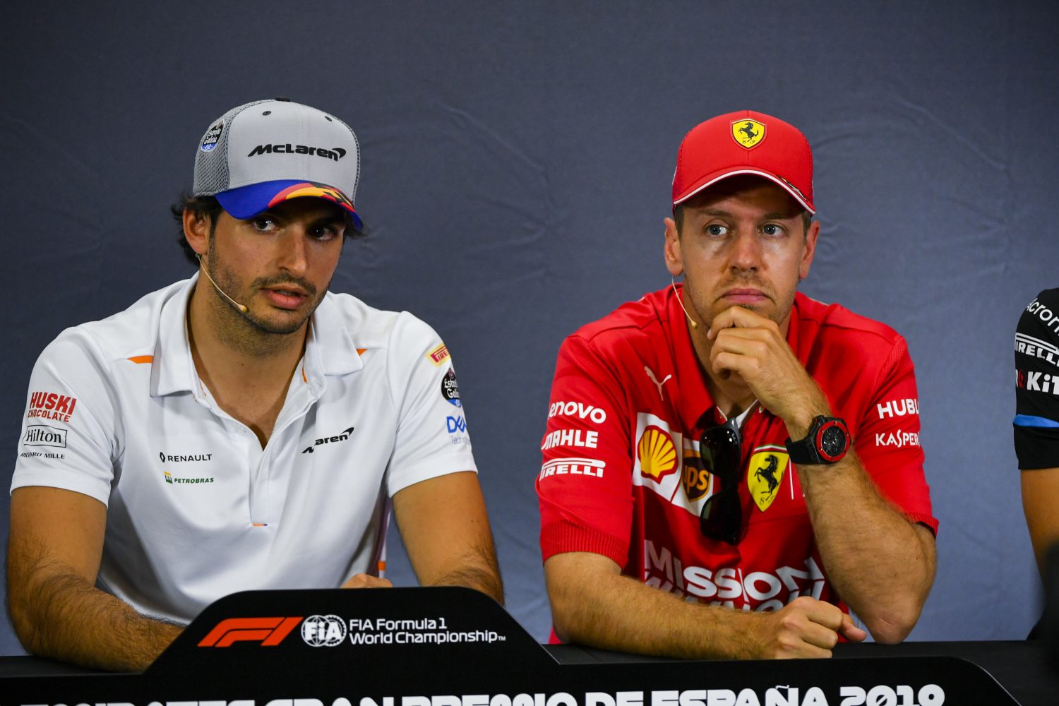 Coronel: ‘Het egootje is toch gaan spelen bij Vettel, Ferrari moet nu voor Sainz gaan’