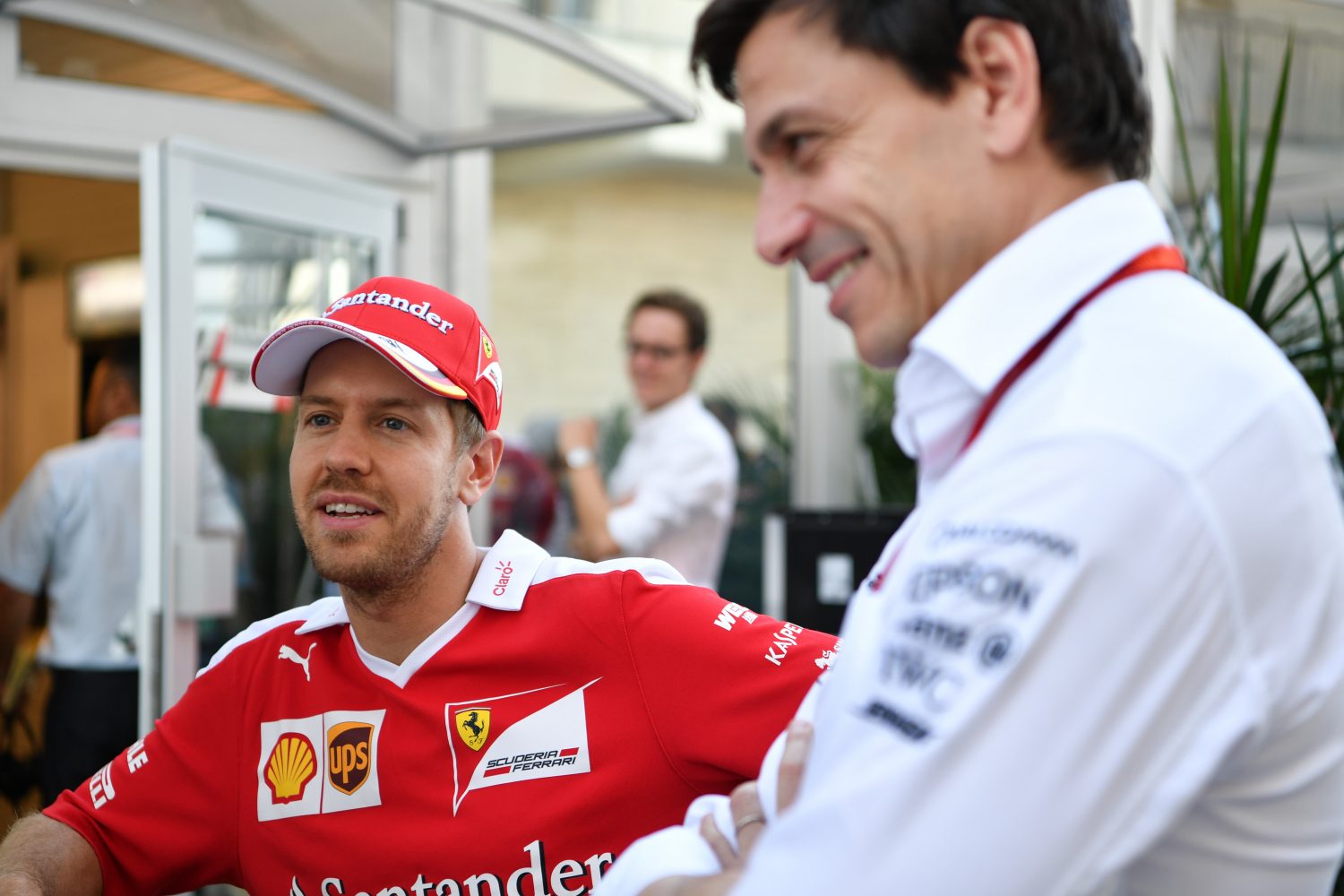 Mol: ‘Logisch dat Mercedes Vettel interessant noemt, maar of die stoel er komt…’