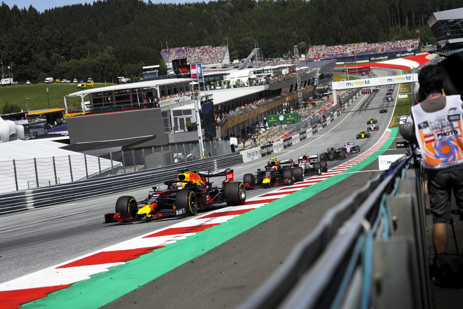 Mateschitz: ‘Seizoensstart op Red Bull Ring unieke uitdaging, maar sterk signaal’
