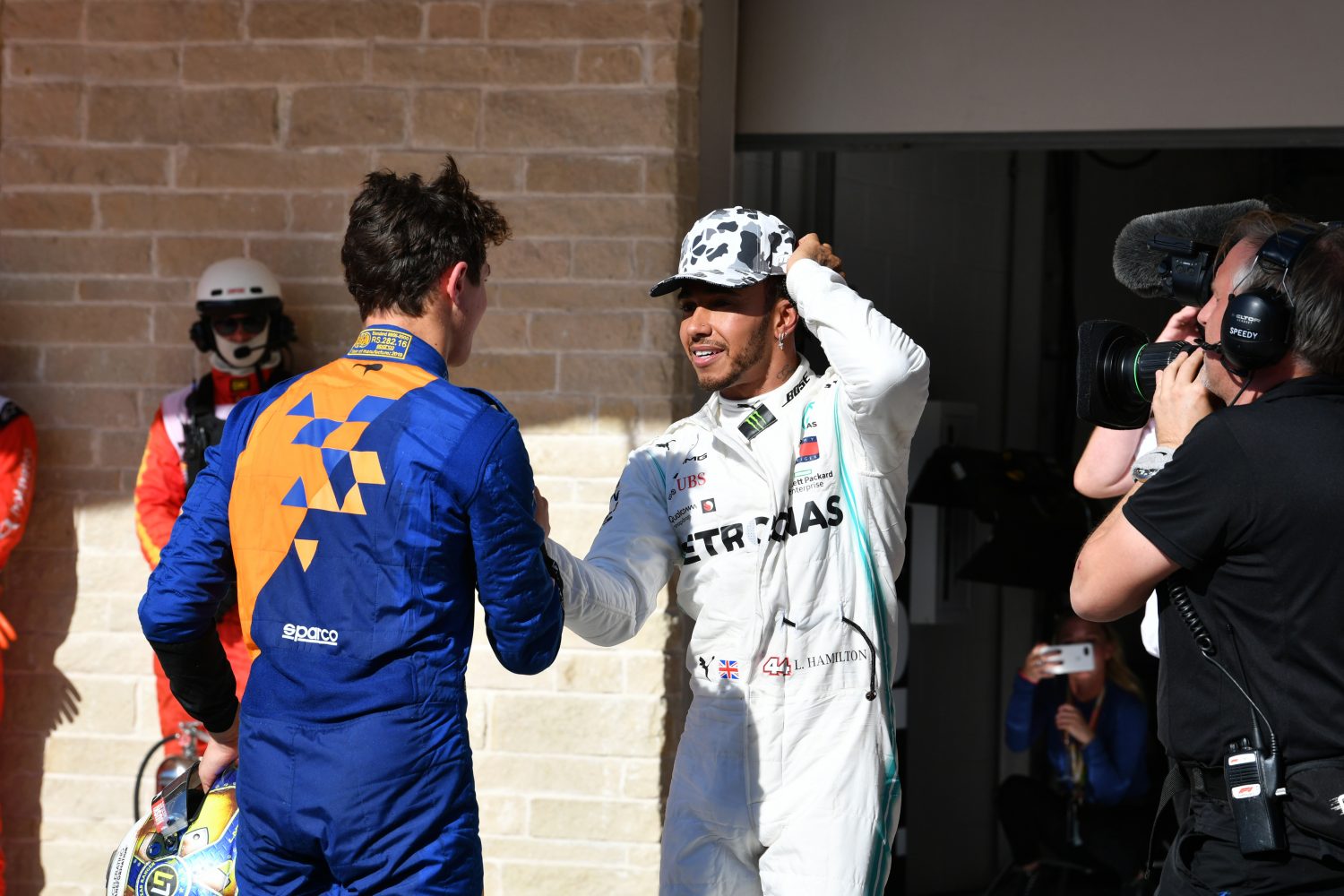 Norris: ‘F1-coureurs knielen misschien wel als protest tegen racisme’