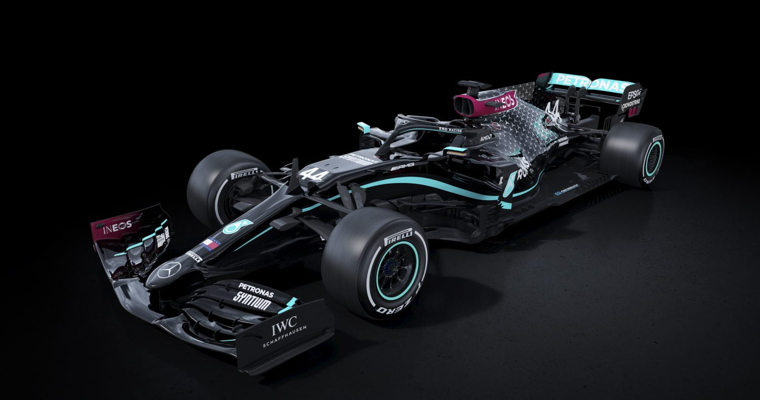 Mercedes komt met nieuwe zwarte livery in strijd tegen racisme
