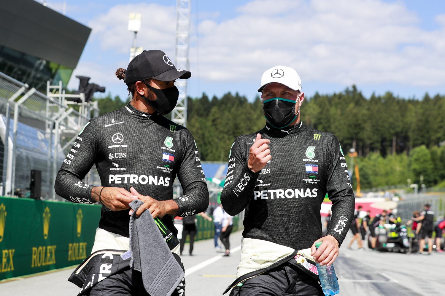 Ferrari-duo: ‘Alleen Bottas kan Hamilton van de titel afhouden’