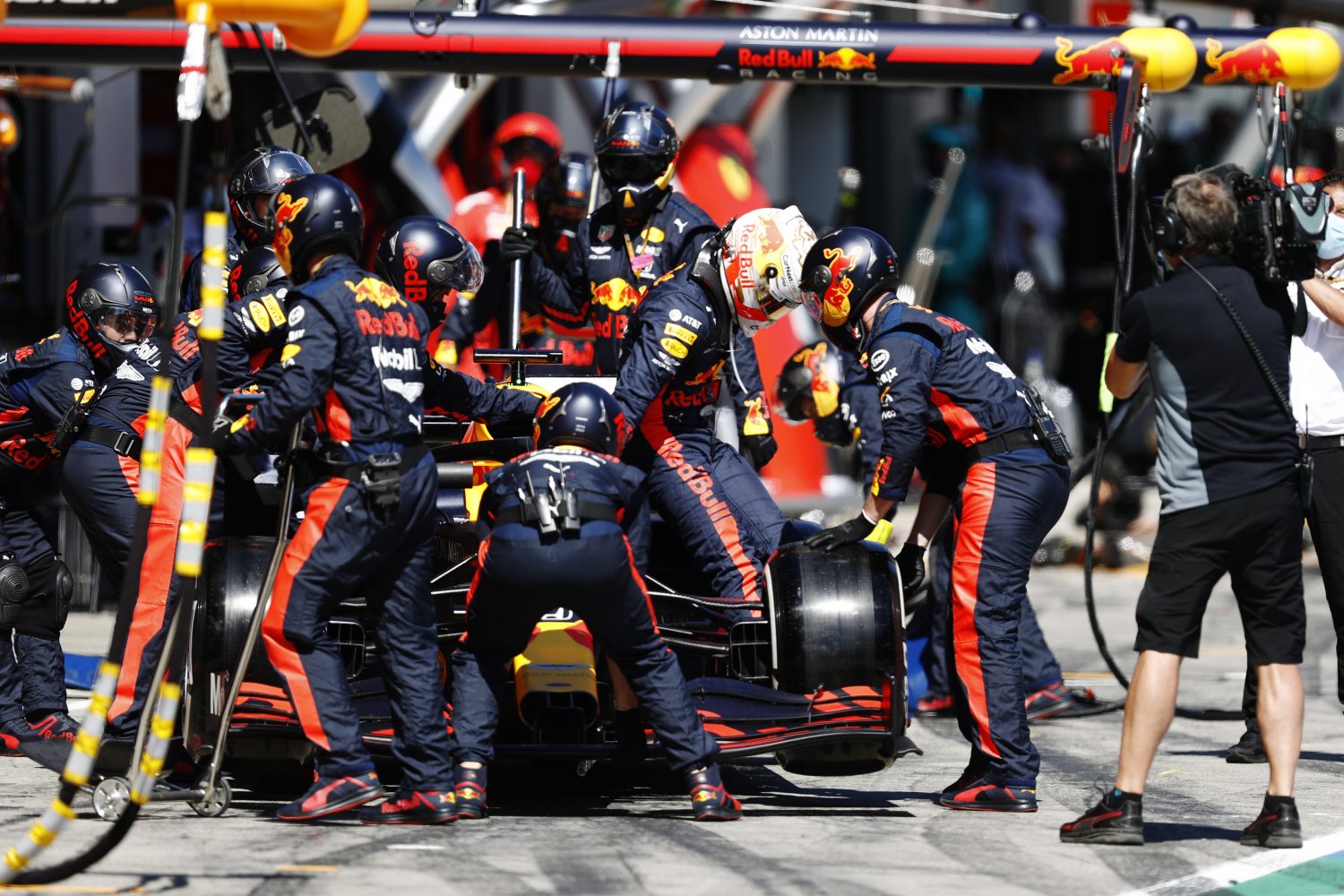 Verstappen na nulscore: ‘Titel winnen is lastiger geworden, maar WK is nog niet voorbij’