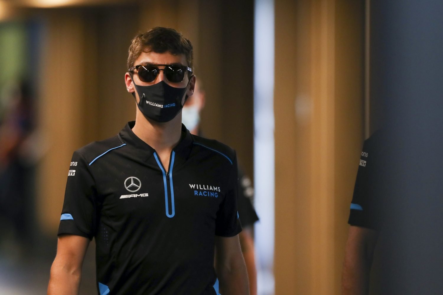 Russell: ‘Heb elke week contact met Mercedes’