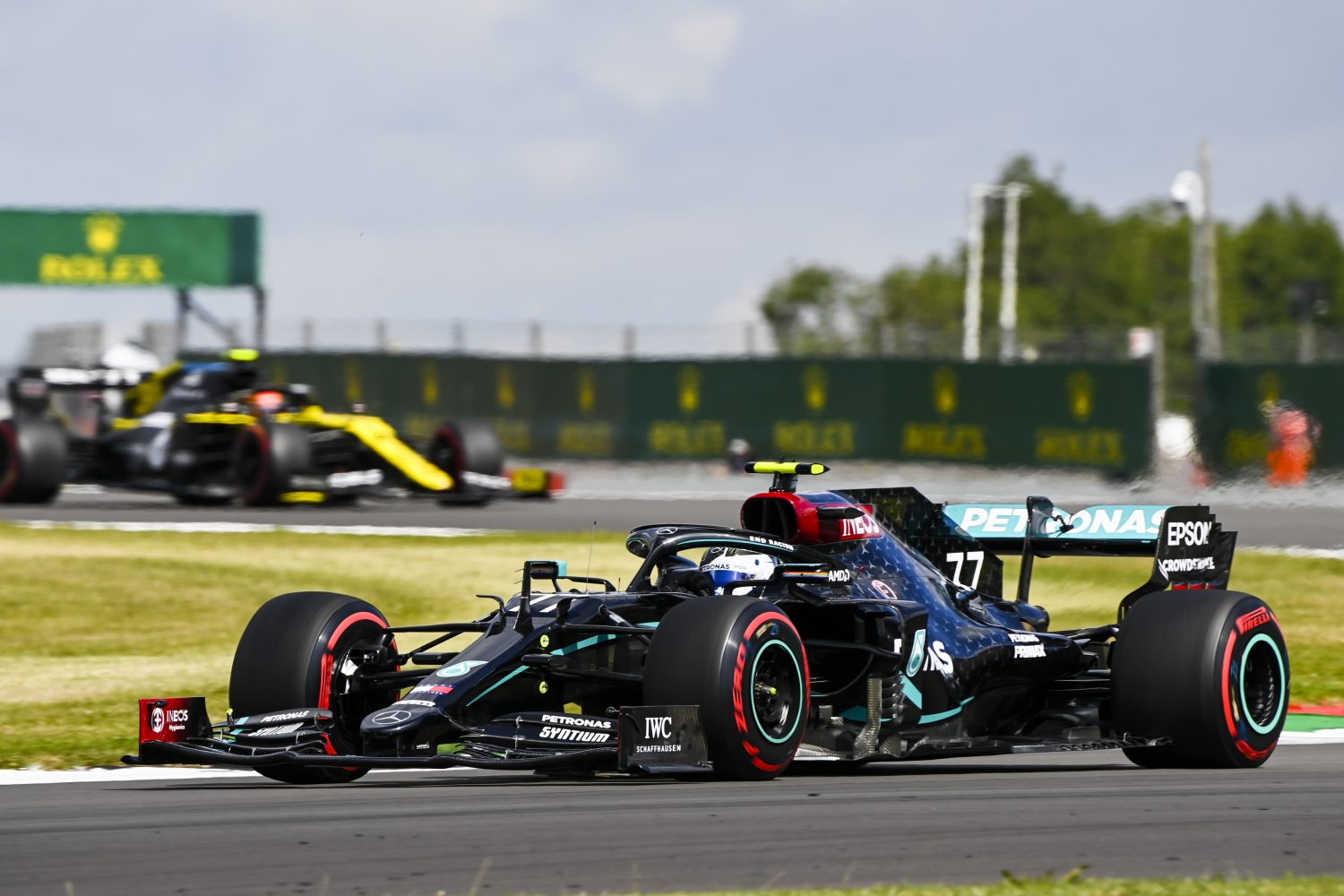 VT3: Mercedes-duo blijft Verstappen voor, lastige sessie voor Albon en Vettel