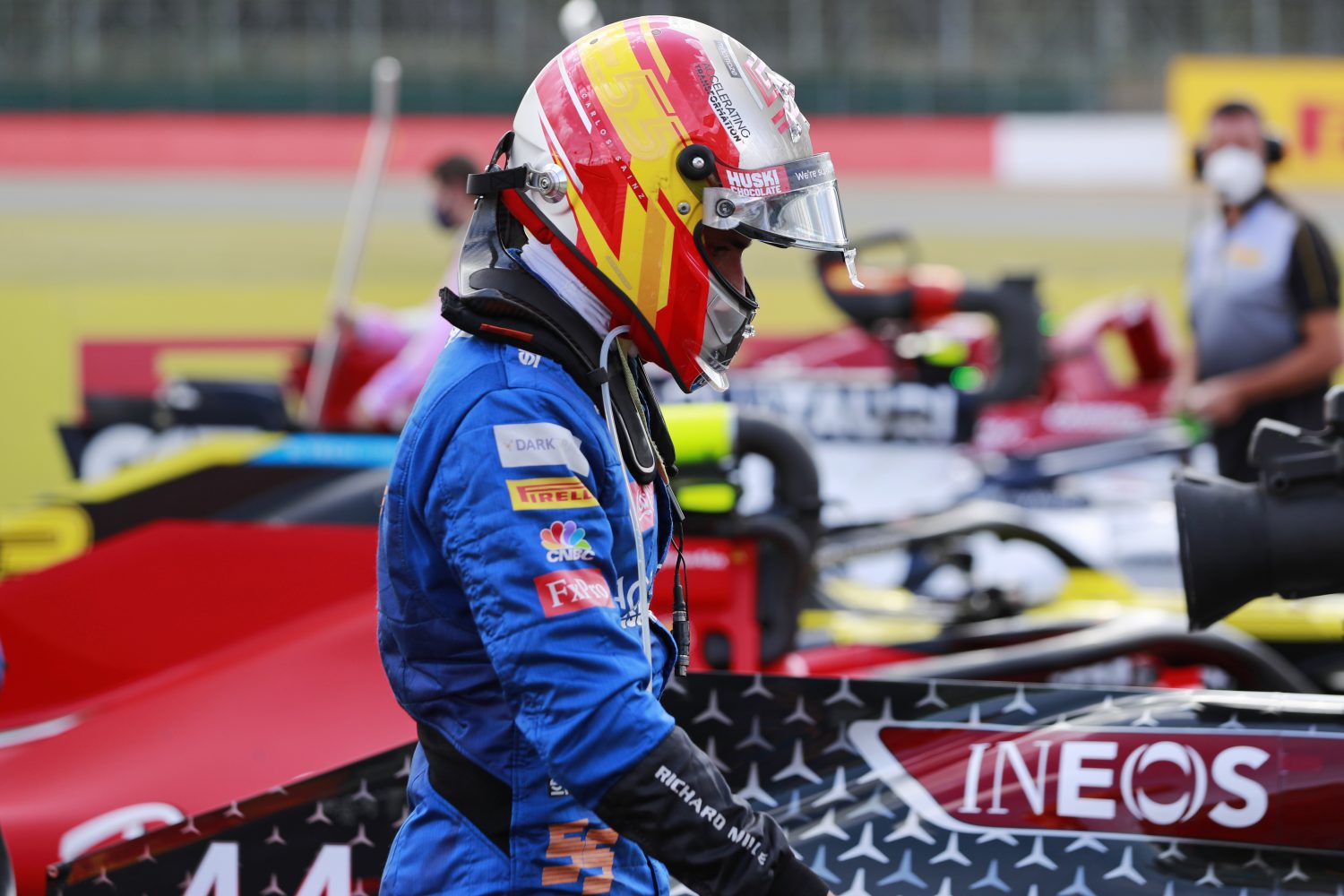 Sainz baalt na lekke band in slotfase: ‘Wisten dat het krap zou worden’