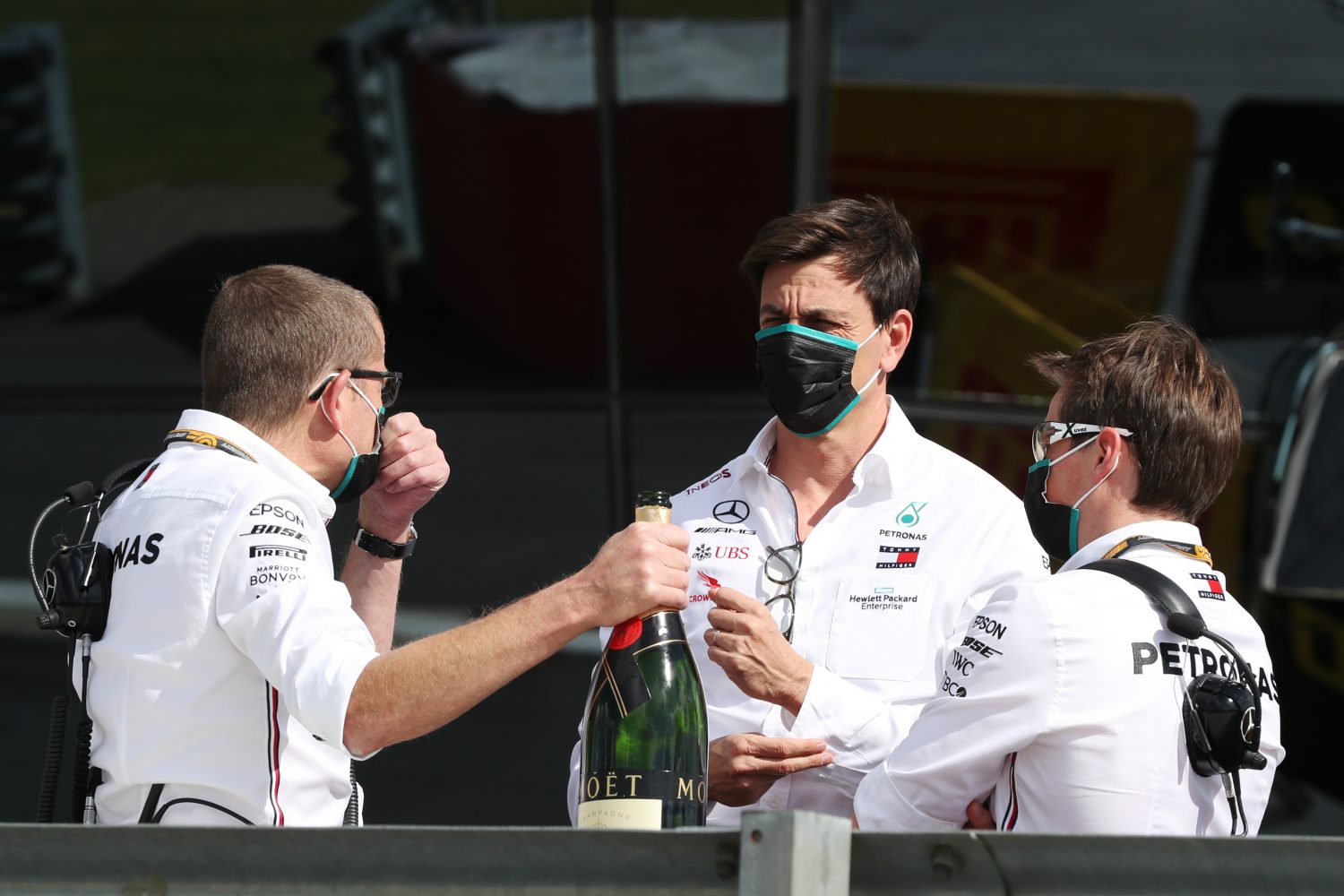 Wolff: ‘Het is een mooie overwinning, maar wel bitterzoet’