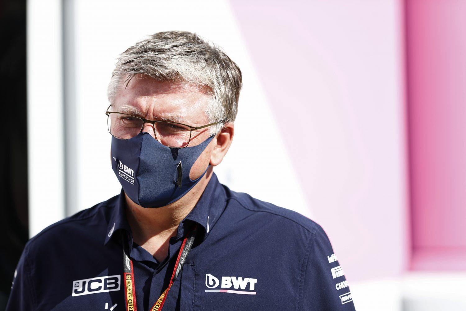 Racing Point-teambaas Szafnauer haalt uit naar Brown: ‘Verbaast me hoe weinig hij van de F1 weet’