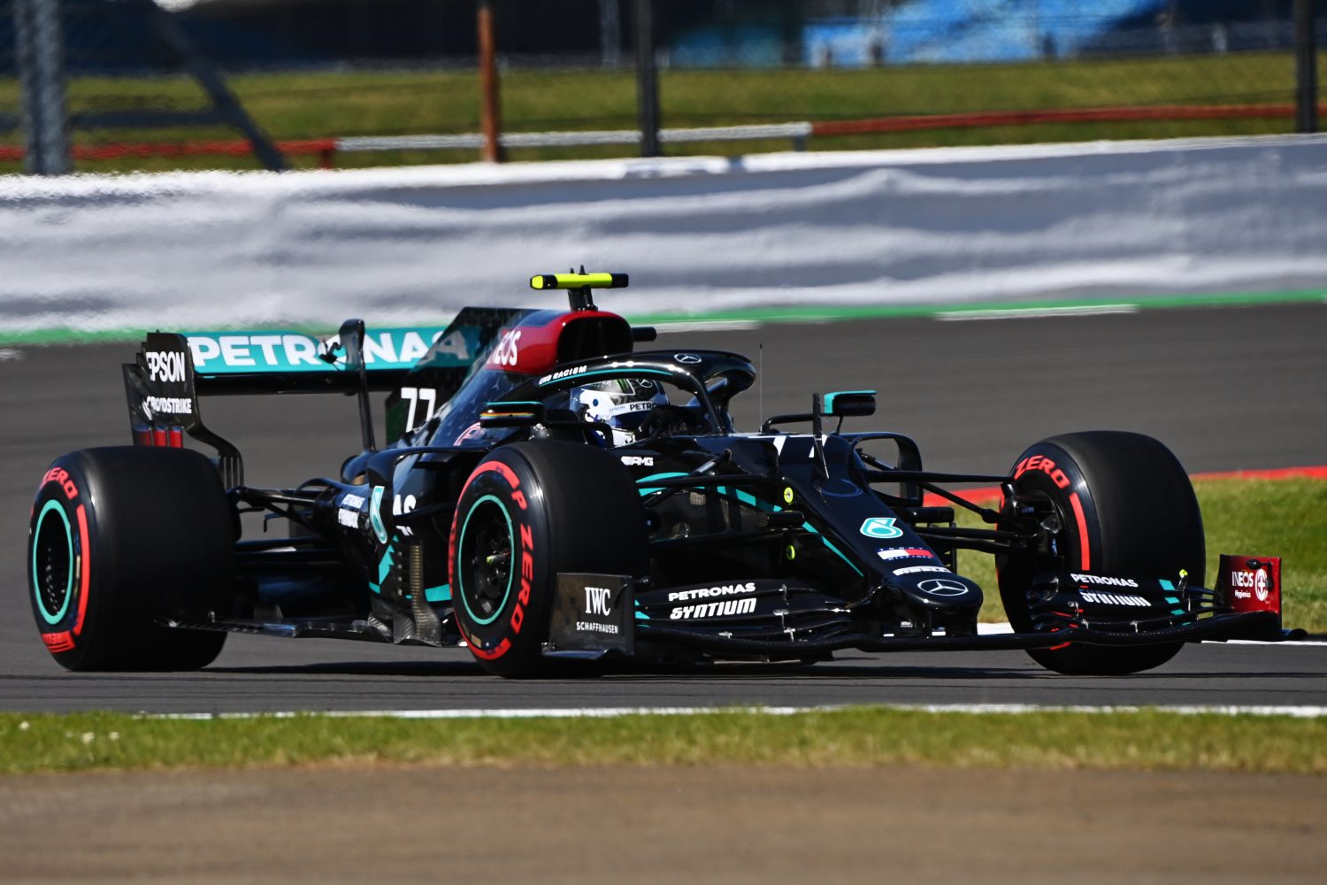VT1: Bottas net iets sneller dan Hamilton, Verstappen derde op Silverstone