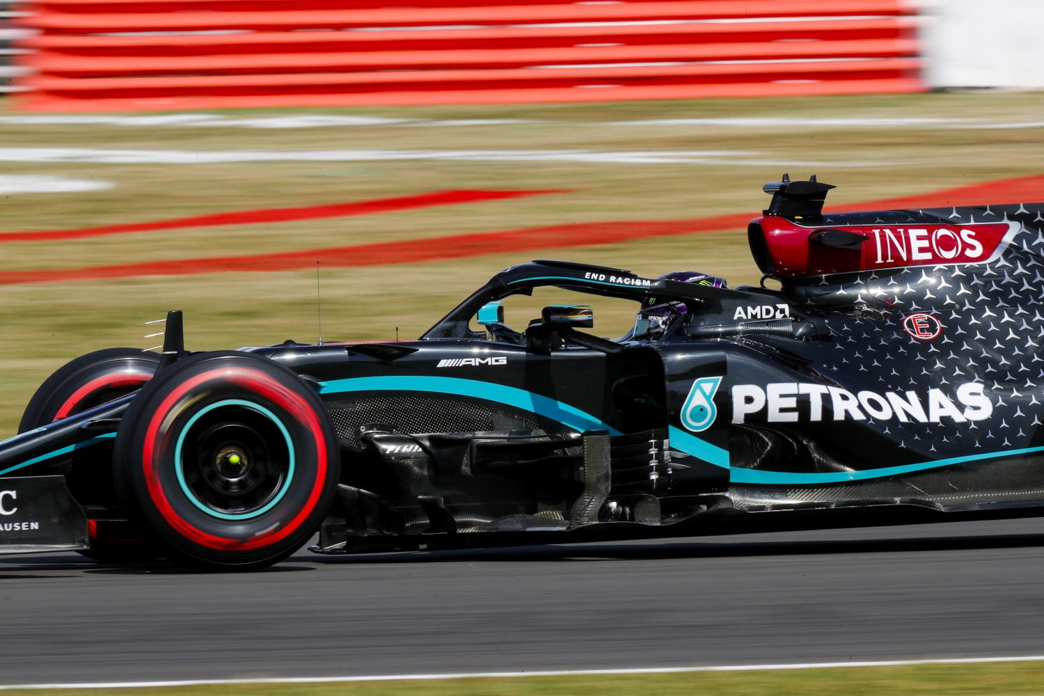 VT3: Hamilton het snelst, Verstappen in de clinch met in de weg rijdende Stroll