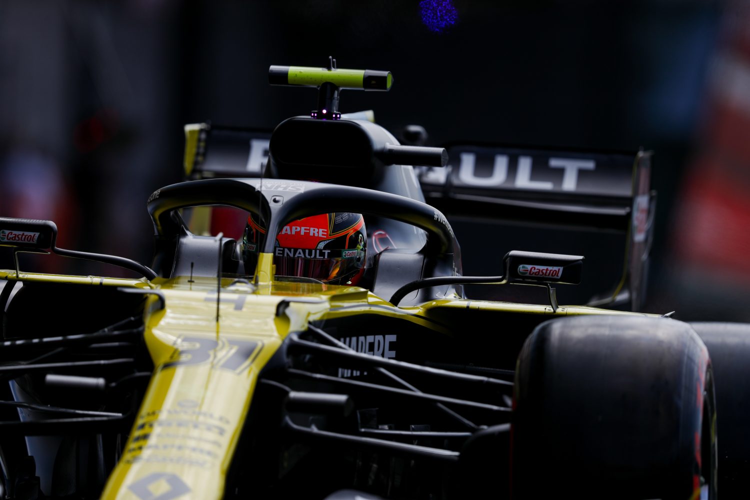 Gridstraf voor Ocon wegens hinderen Russell in Q1
