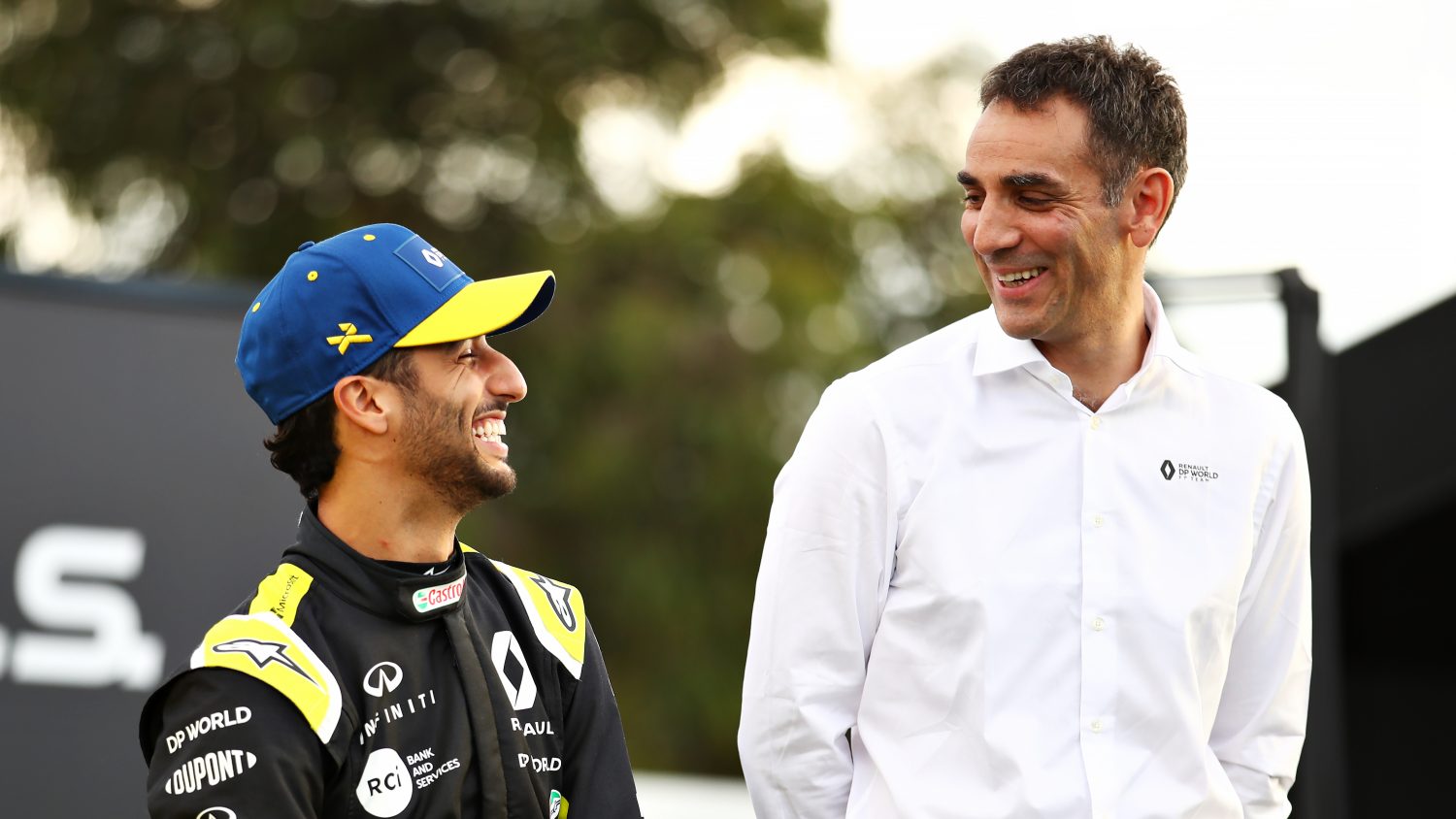 Renault-teambaas Abiteboul moet tattoo laten zetten als Ricciardo podium pakt