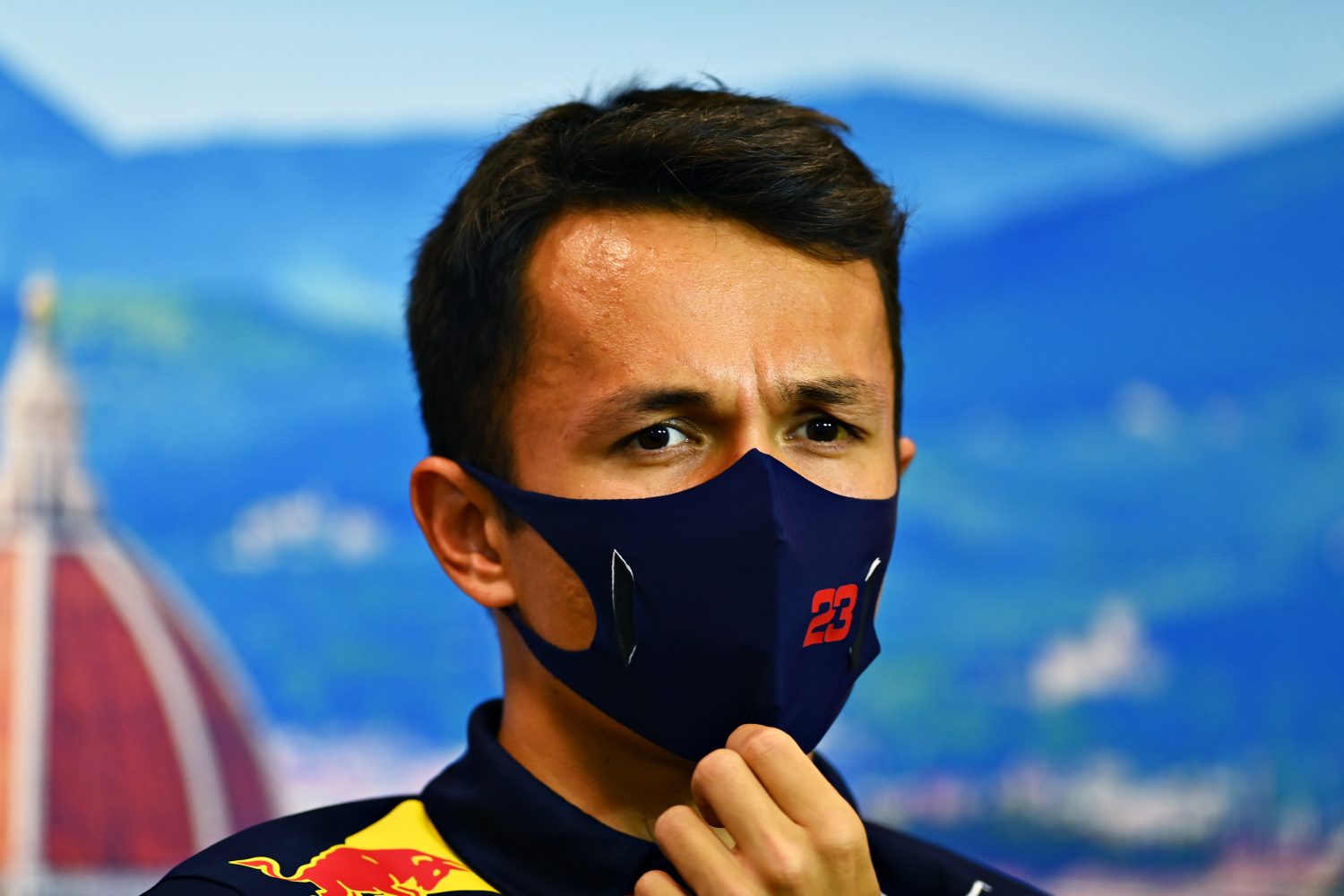 Albon ‘verward’ door gat van 1,1 seconden naar Verstappen: ‘Heb nog wat werk te doen’