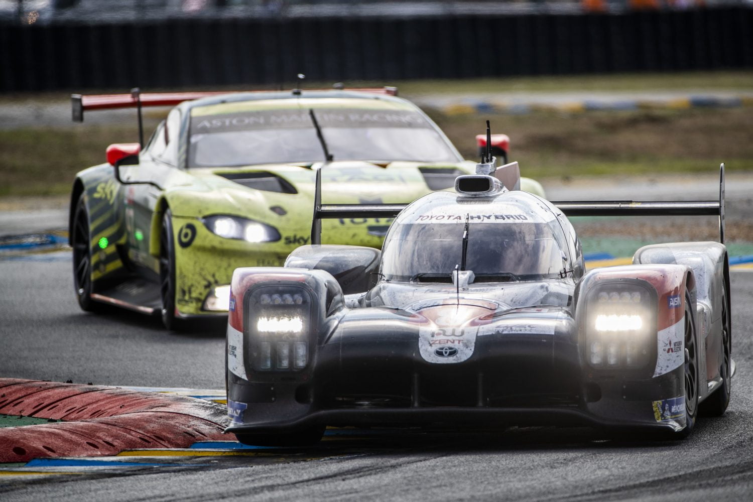 Le Mans: Toyota maakt er een hattrick van, veel pech voor Nederlandse deelnemers