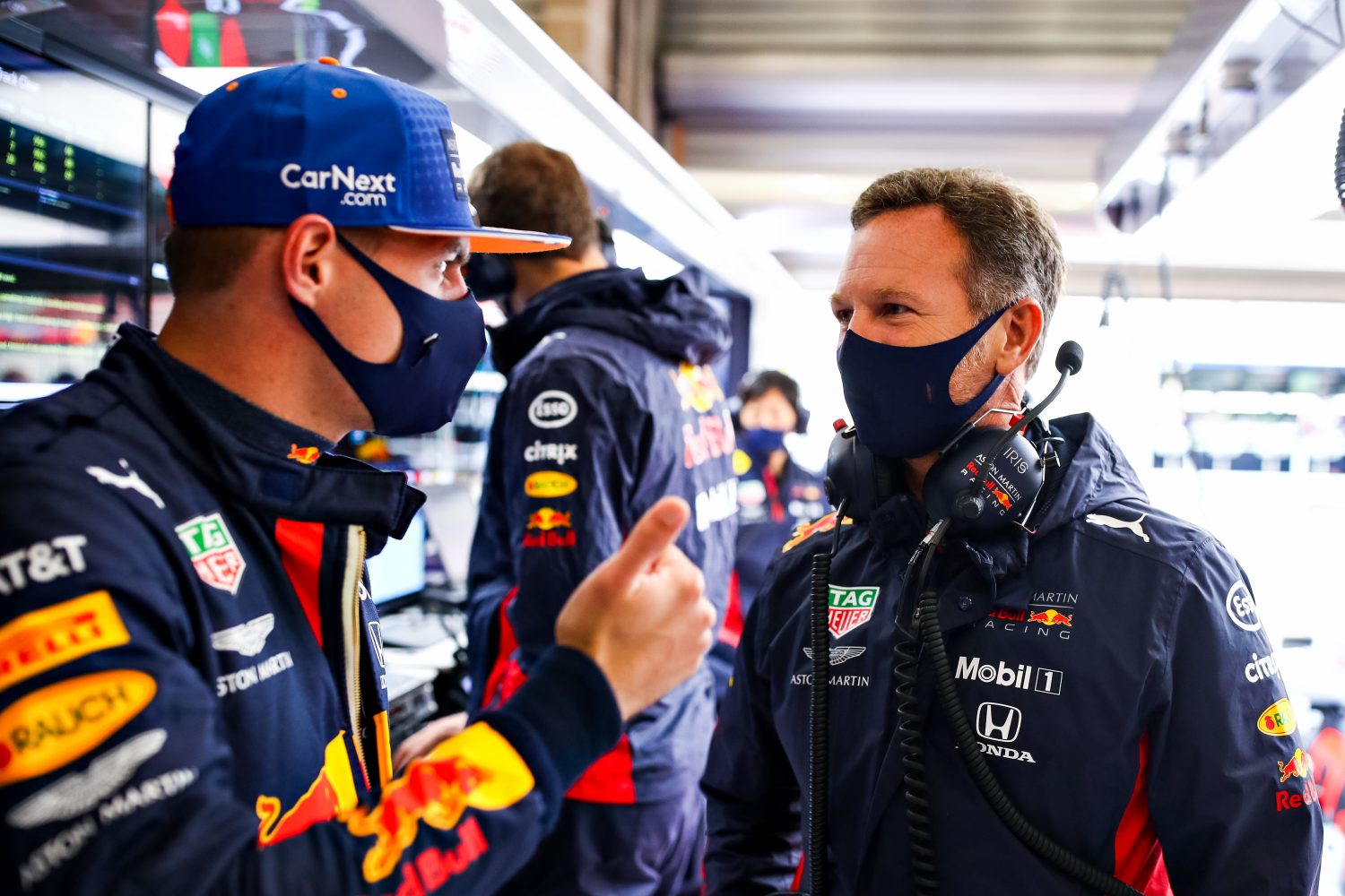 Horner: ‘Voor Sotsji met Verstappen in gesprek zodat frustratie uit zijn systeem is’