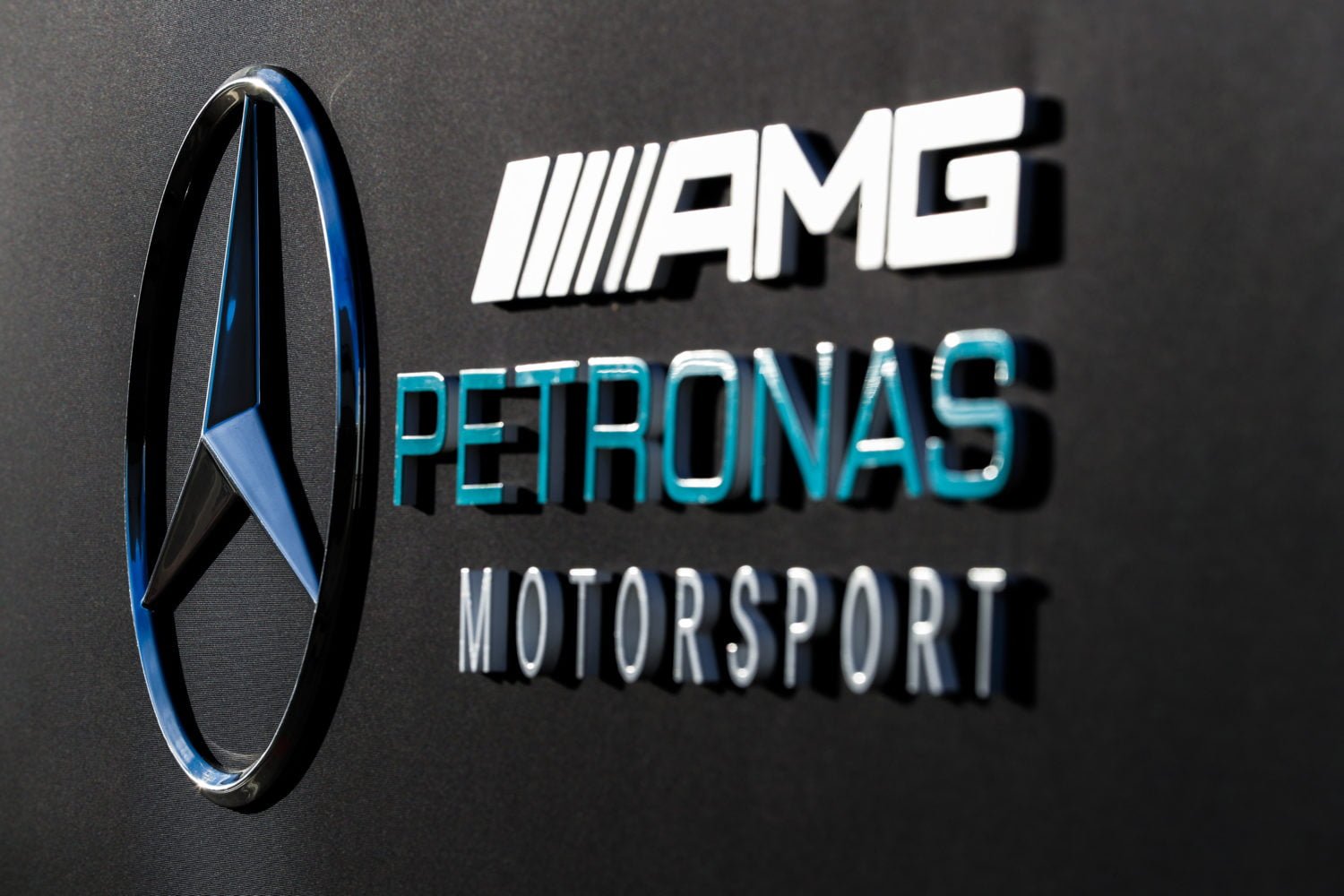 CEO Daimler: ‘Het zou gek zijn als Mercedes nu de Formule 1 zou verlaten’