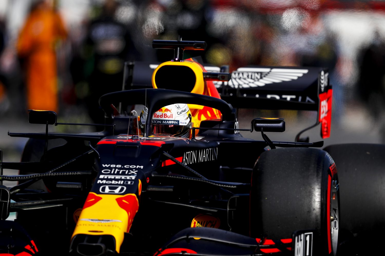 Verstappen, Horner en Lambiase grappen op boordradio over tatoeage Abiteboul