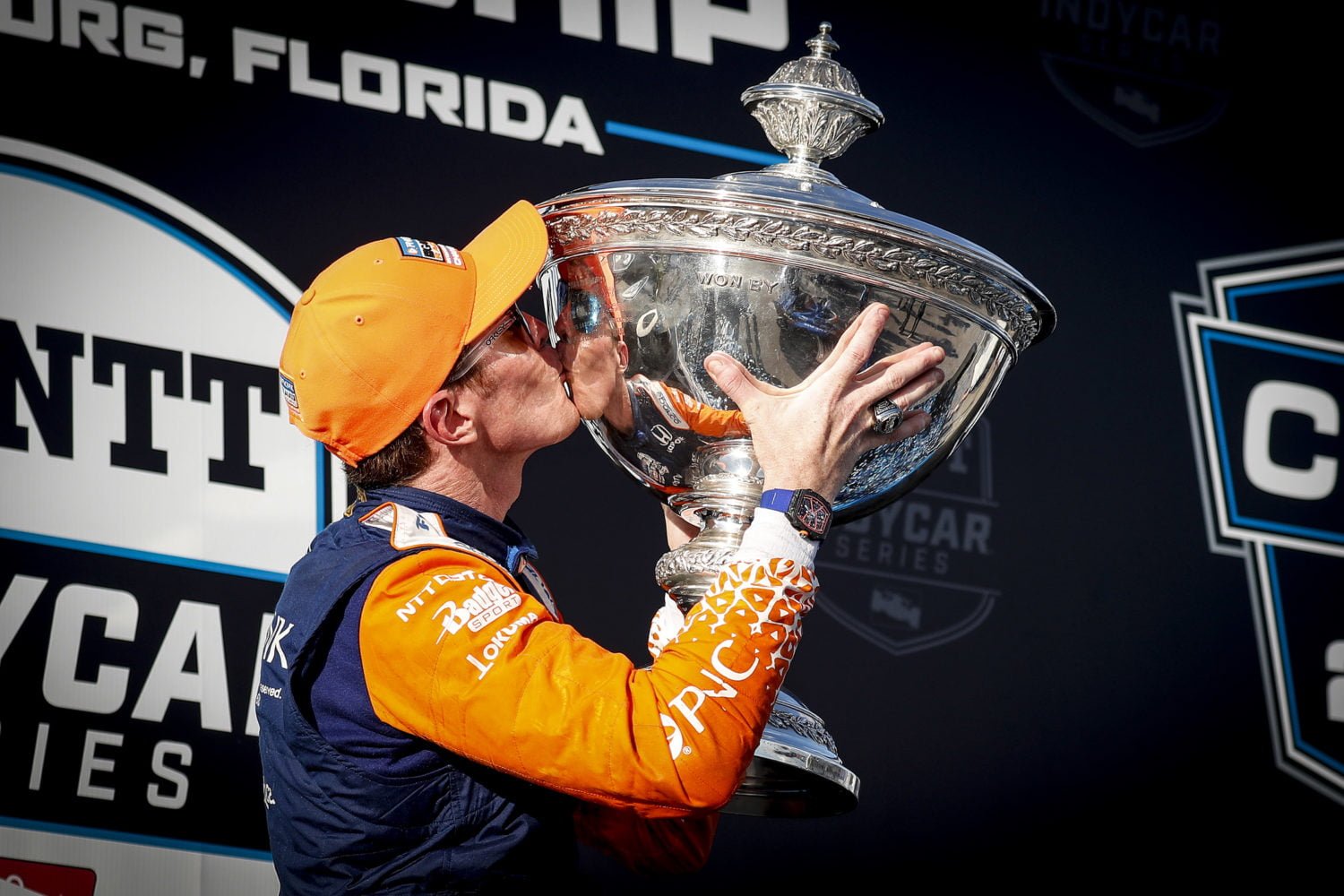 Indycar: Dixon pakt zesde titel ondanks zege Newgarden, VeeKay vijftiende in gekke finale