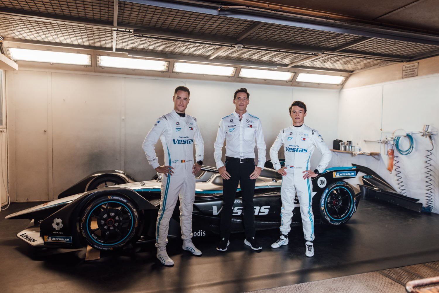 Mercedes gaat in Formule E door met Nyck de Vries en ...