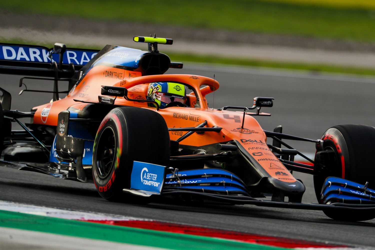 Norris krijgt een leuk verjaardagscadeau: ‘Dagje driften op het circuit’