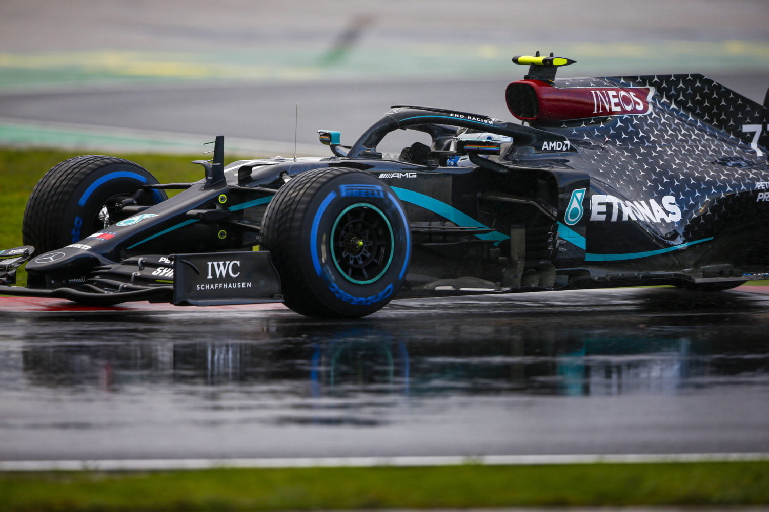 Bottas legt uit waarom Mercedes zo worstelde: ‘Het draait allemaal om de banden’