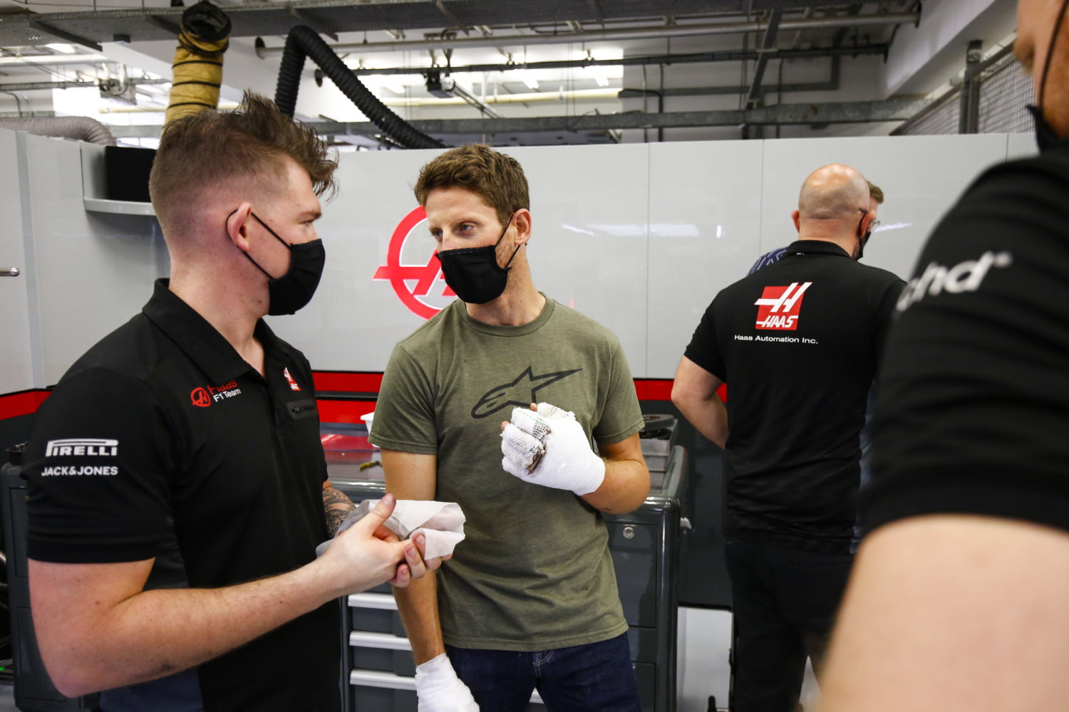 Grosjean kan weer simracen: ‘Hiermee heb ik mijn racelicentie voor 2021 wel gehaald’
