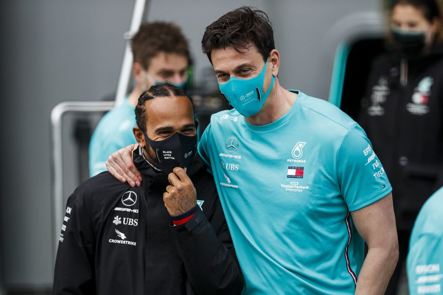 Jordan: ‘Mercedes moet Hamilton deel van tv-geld geven, dat is hij waard’