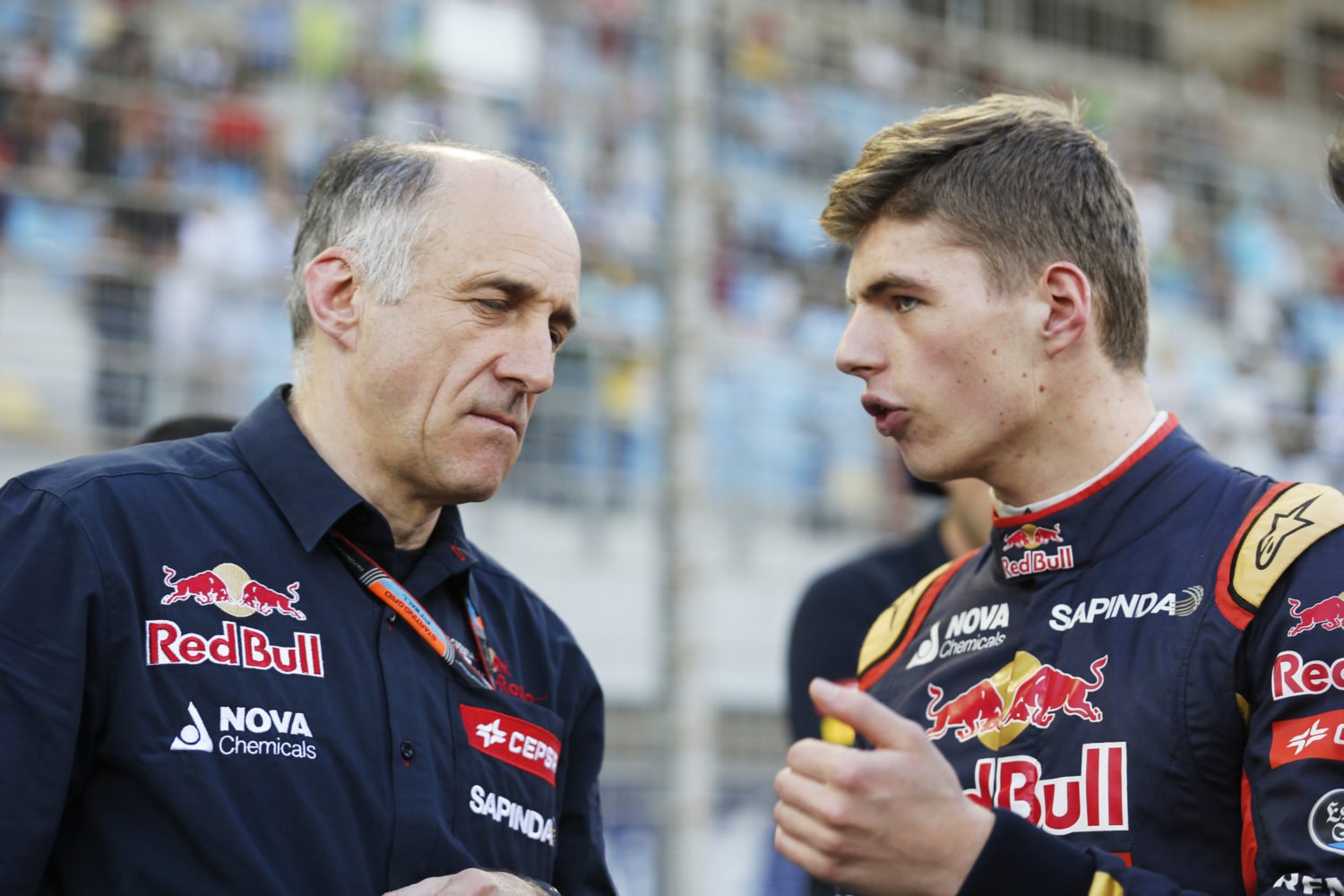 Oud-teambaas Tost: ‘Max Verstappen dankt zijn sterkste punten aan de opleiding van Jos’