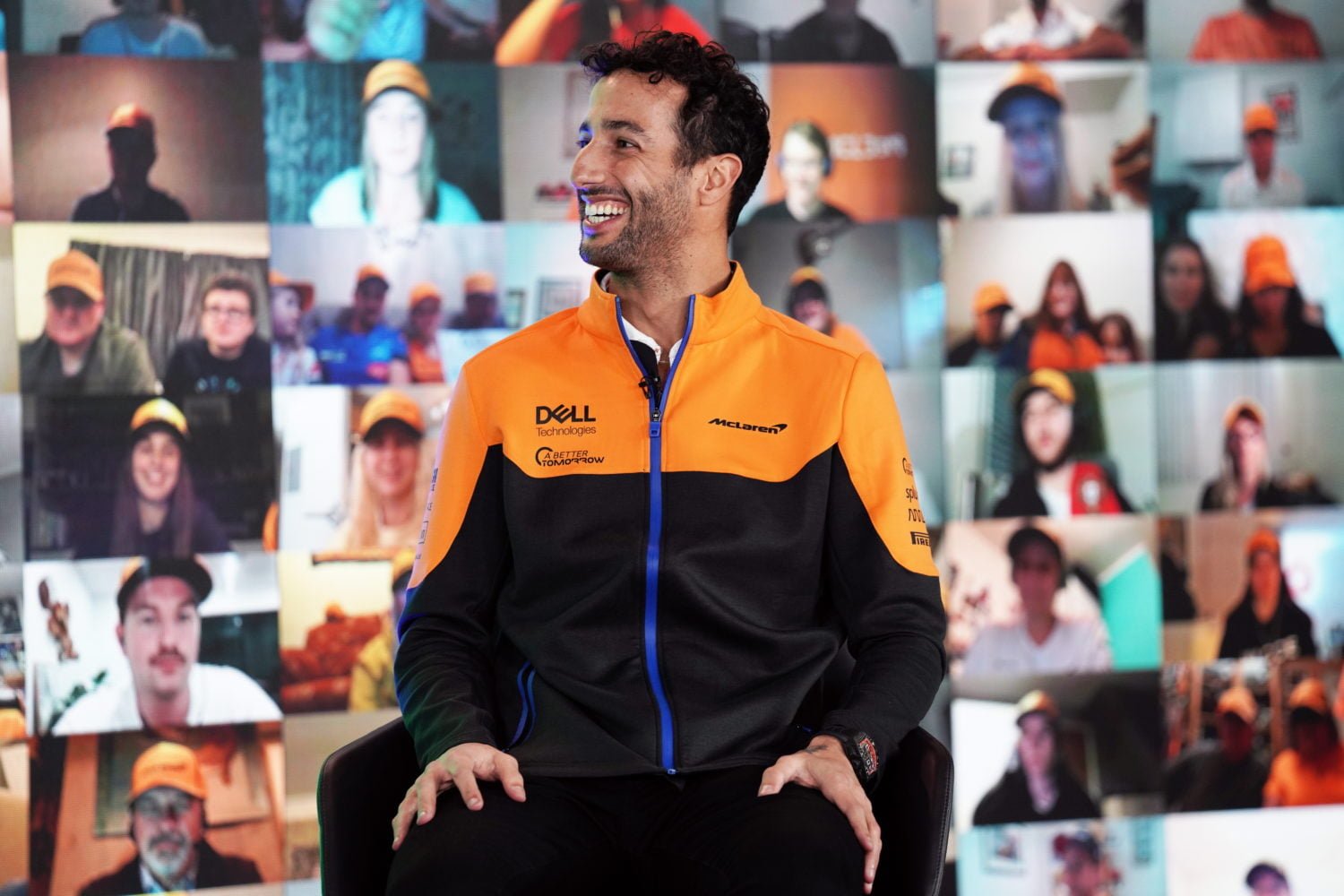 Ricciardo wil wel weer een wedje leggen: ‘Niet om een tattoo, maar een auto van Zak Brown’