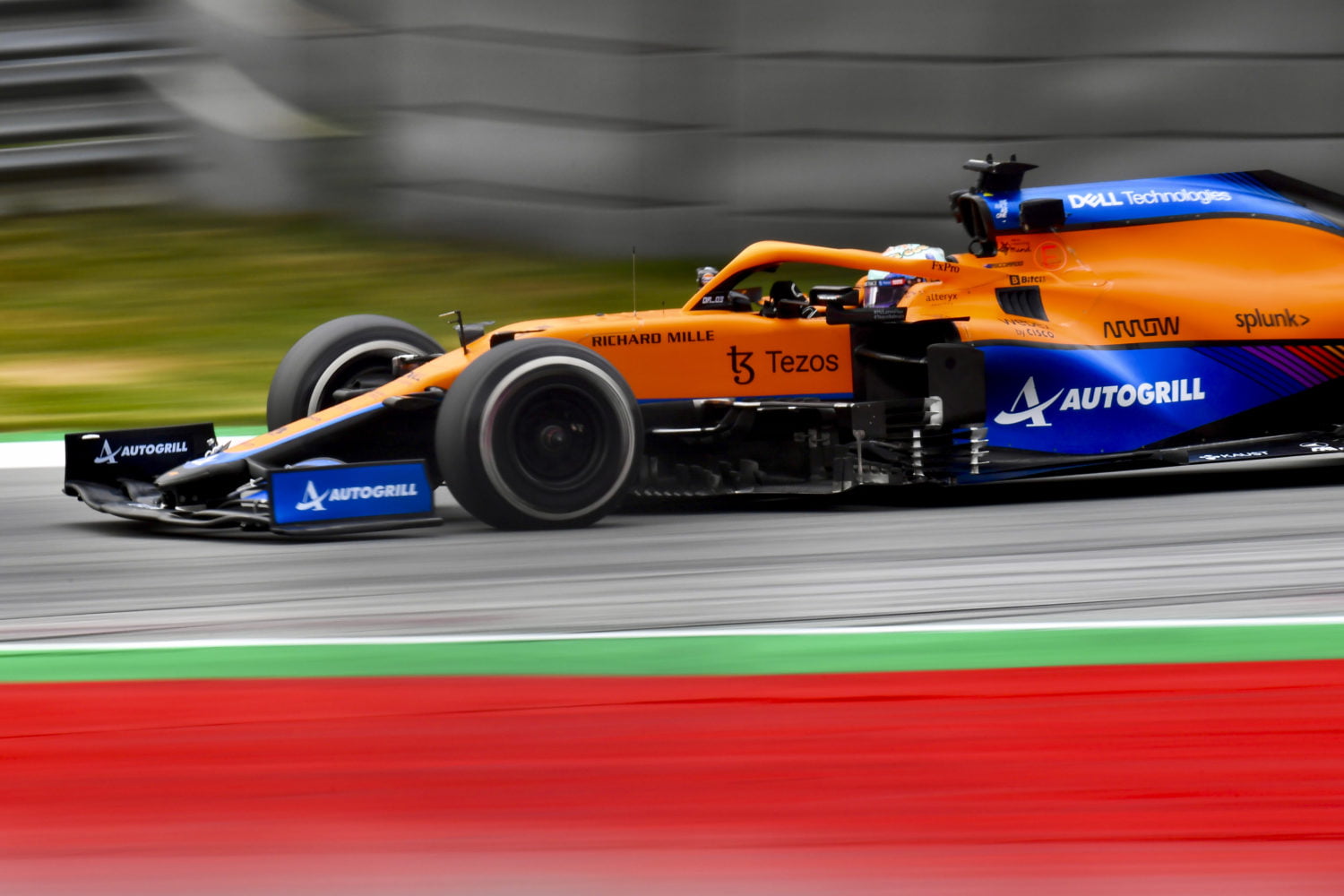 Daniel Ricciardo in de McLaren op de Red Bull Ring.