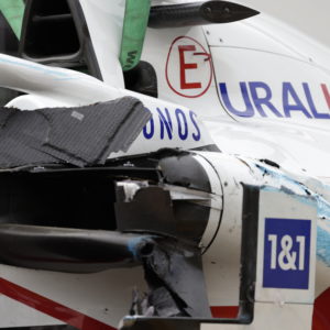 De schade aan de Haas van Mick Schumacher in Hongarije.