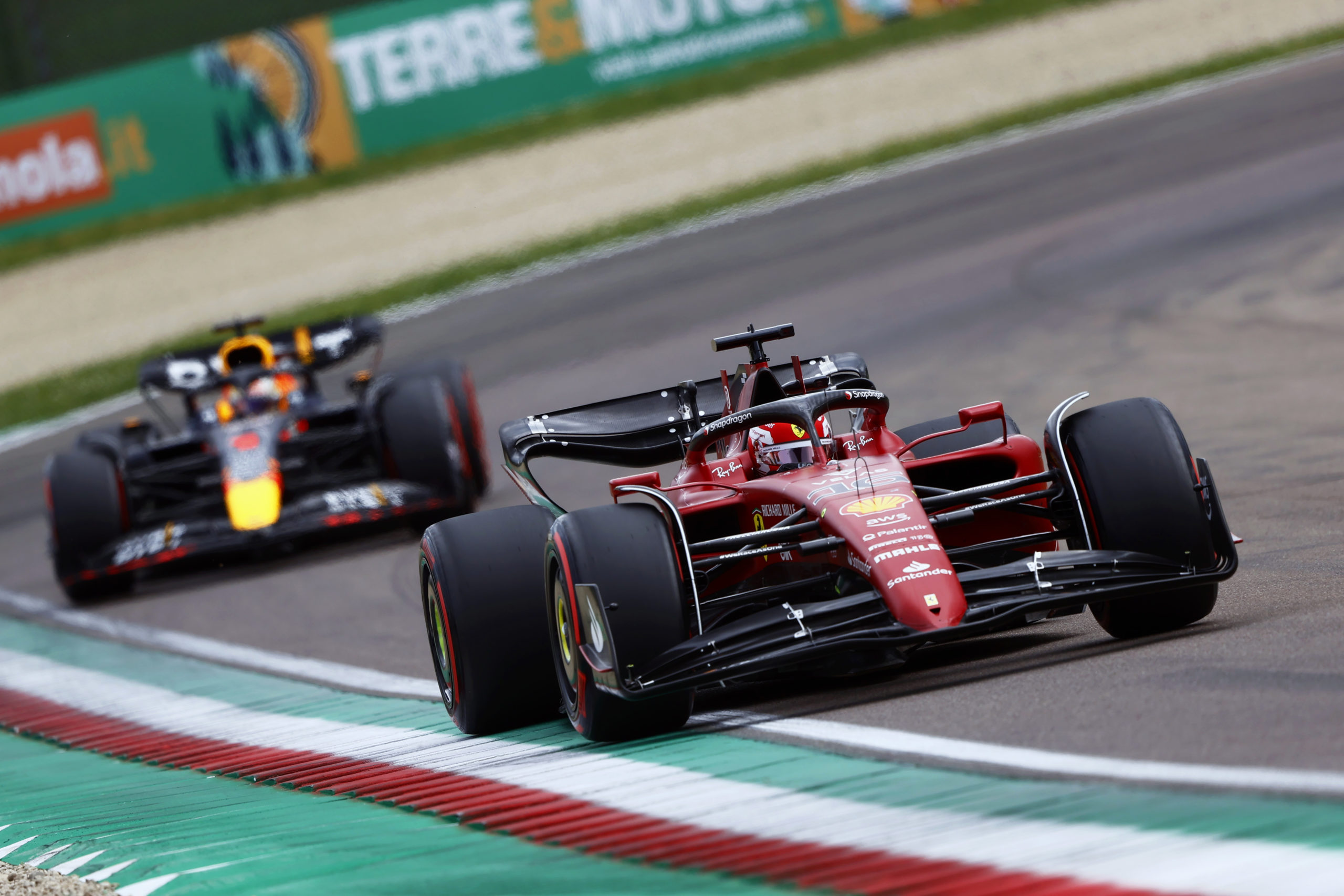 Sprintrace duurt twee ronden te lang voor Leclerc 'Worstelde met de banden' Formule1.nl