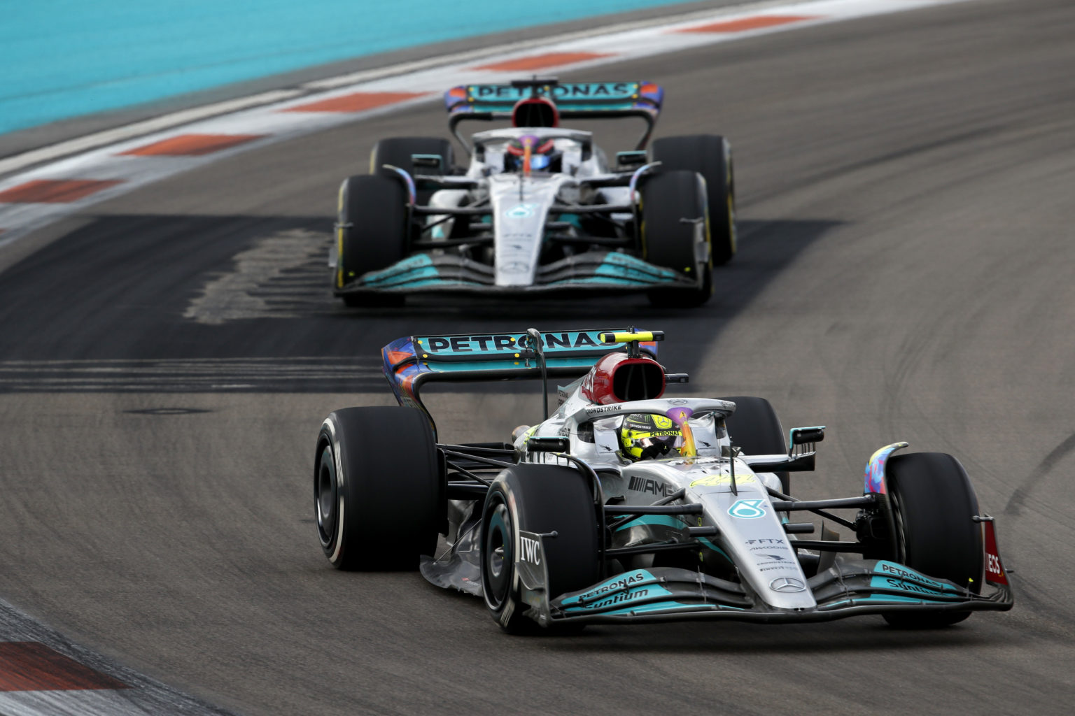 Формула 1 2024 результаты. Lewis Hamilton Mercedes 2022. Мерседес w13 формула 1. Mercedes f1 2022. Болиды ф1 2022.