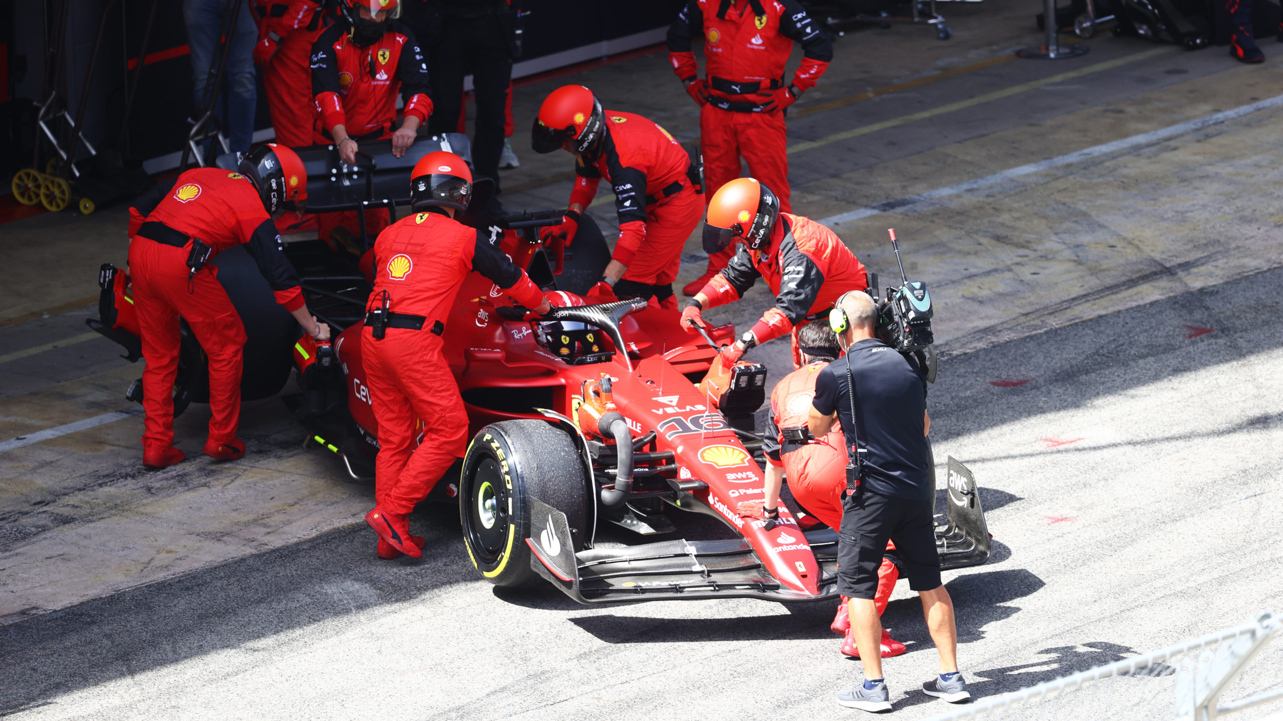 Charles Leclerc baalt stevig na zijn uitvalbeurt in Spanje.