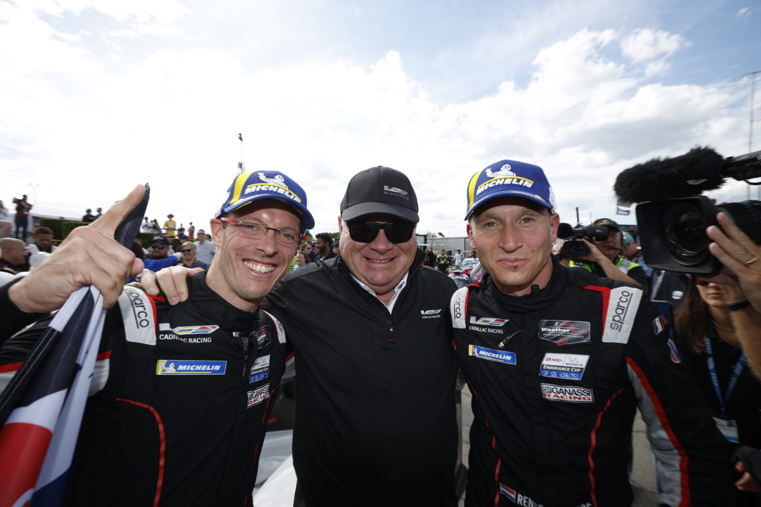 Le Mans Vlog: Renger van der Zande geeft rondleiding bij Cadillac