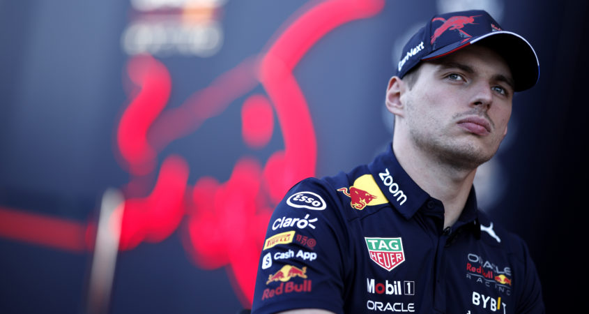 lichten Voorzichtigheid Wedstrijd Verstappen noemt reacties concurrentie 'een beetje hypocriet'