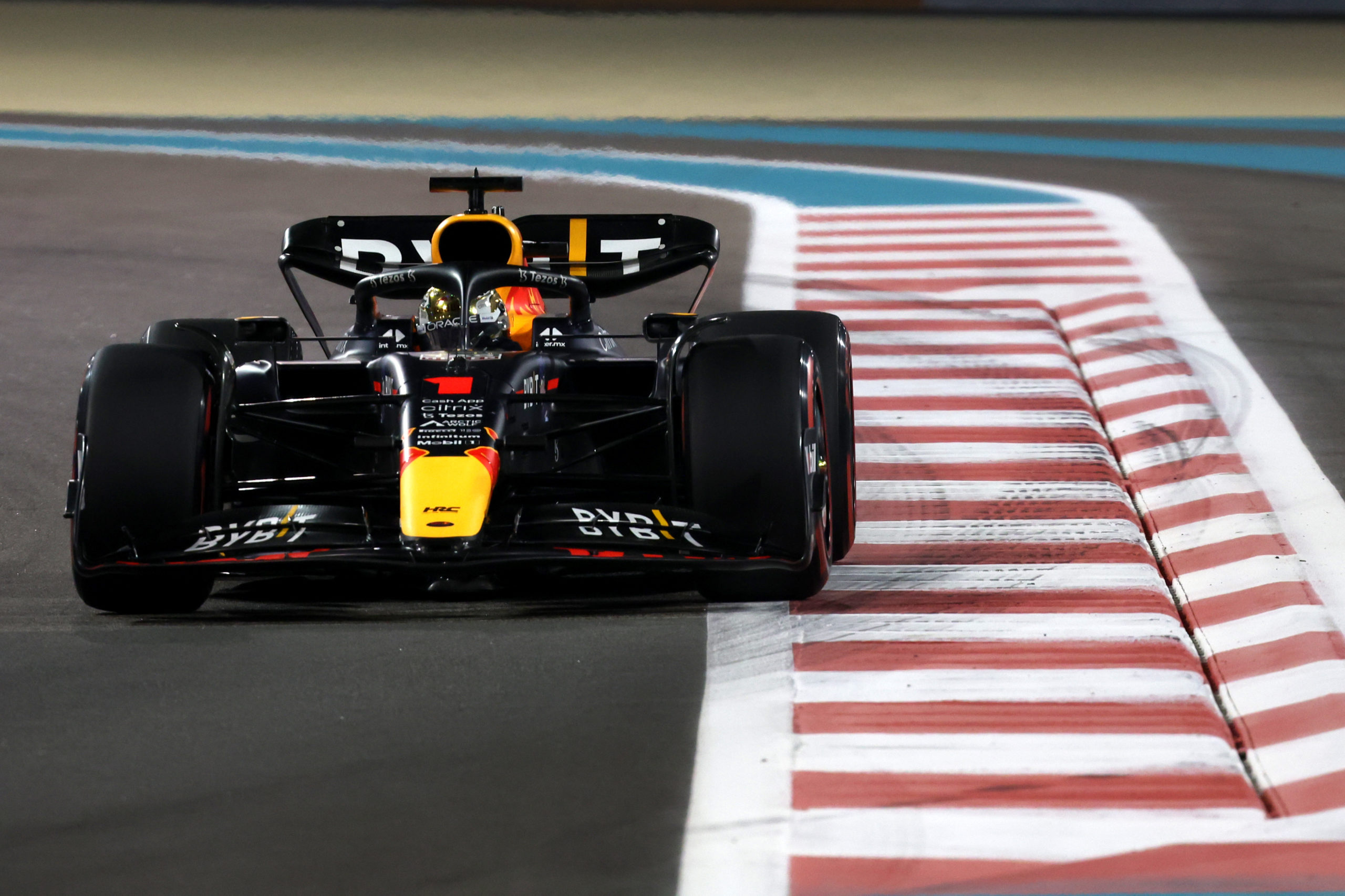 Uitslag kwalificatie Abu Dhabi Red Bull pakt voorste rij na geslaagd