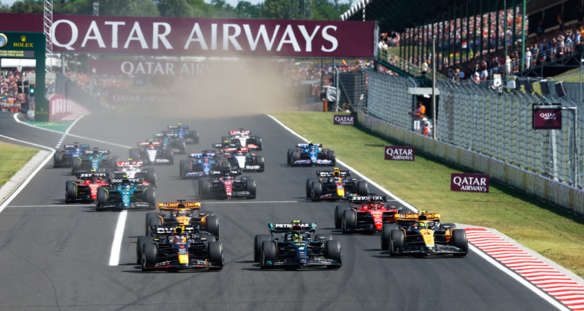 De start van Max Verstappen bij de Grand Prix van Hongarije.