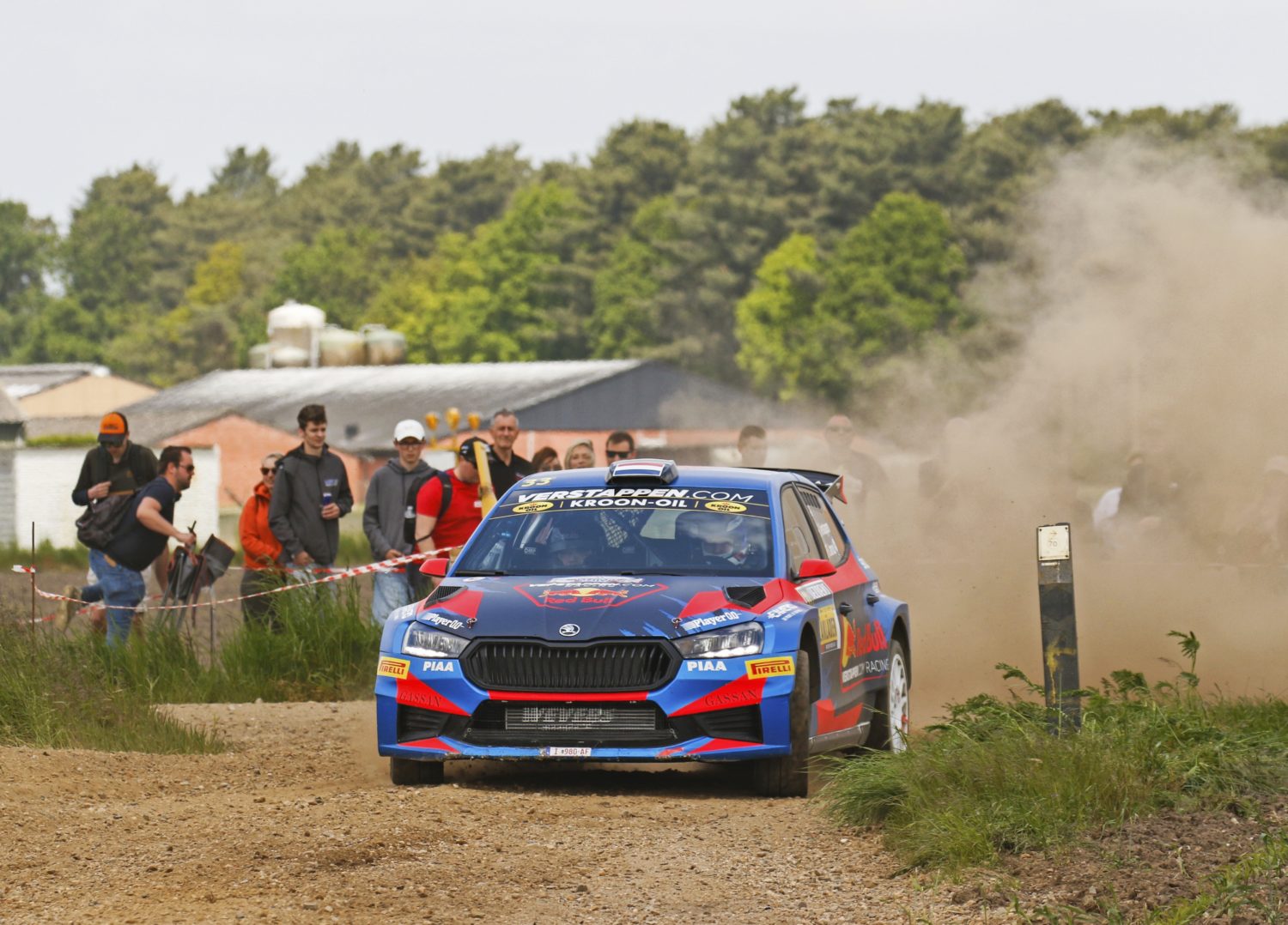 Jos Verstappen in actie als rallycoureur namens Verstappen.com Racing.