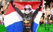 Max Verstappen viert zijn overwinning tijdens de Dutch GP 2022 in Zandvoort.